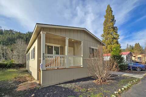 824 S 1st St, Dunsmuir, CA 96025