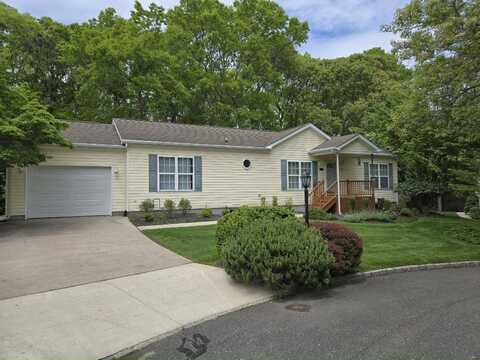 1407-203 Middle Rd Unit, Calverton, NY 11933