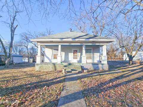 412 E Clara Street, Carterville, MO 64835