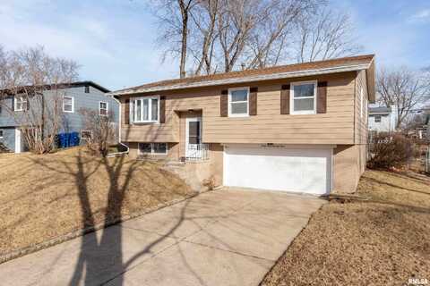 3373 29TH Street, Bettendorf, IA 52722