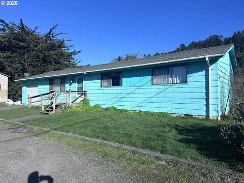 94179 10TH ST, Gold Beach, OR 97444