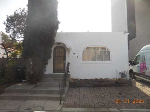 711 Robinson Avenue, San Diego, CA 92103