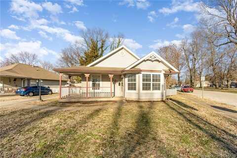 102 E Park Place, Jeffersonville, IN 47130