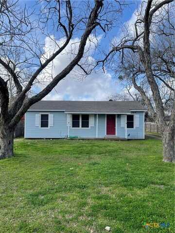 1205 N East Street, Edna, TX 77957