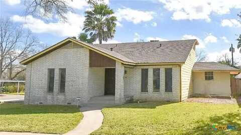 1707 E Virginia Avenue, Victoria, TX 77901