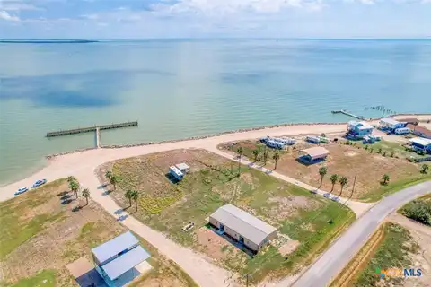 1233 N Ocean Drive, Port Lavaca, TX 77979