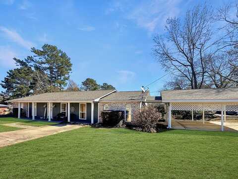 602 Maxine Ave, Mccomb, MS 39648