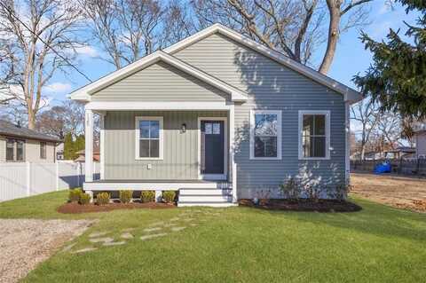 125 Brush Neck Avenue, Warwick, RI 02889