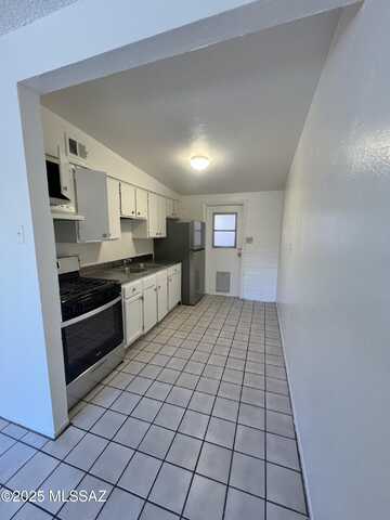 184 W Prince Road, Tucson, AZ 85705