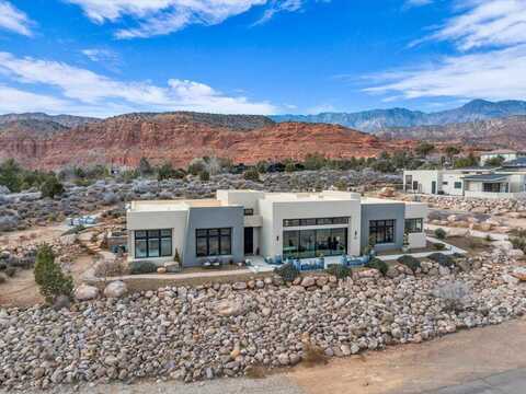 595 High Desert RD, Leeds, UT 84746