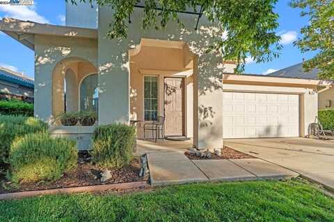 9516 Sarazen Ct, Patterson, CA 95363