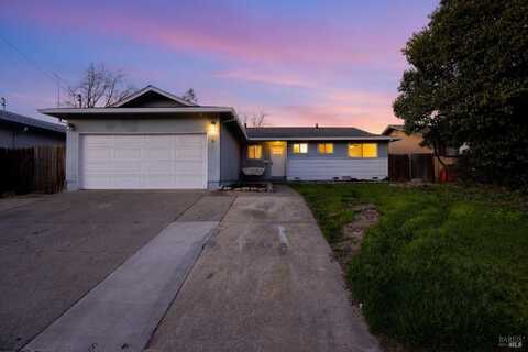 2733 Yuma Street, Santa Rosa, CA 95403