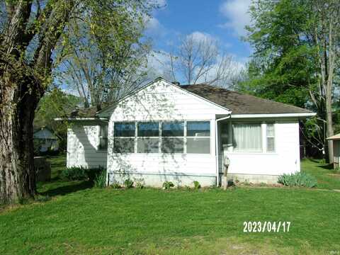 315 S MULBERRY Roads, Paoli, IN 47454