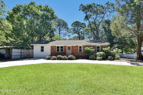 302 E Leonard Street, Southport, NC 28461