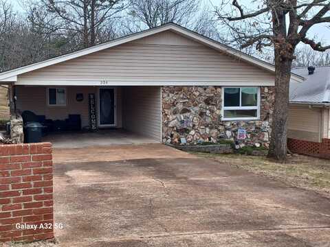 304 Parliament Drive, Horseshoe Bend, AR 72512