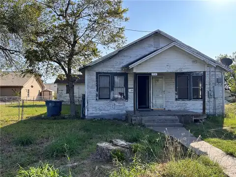 214 Dunbar Street, Refugio, TX 78377