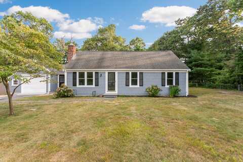 17 Weather Crescent Circle, Mashpee, MA 02649