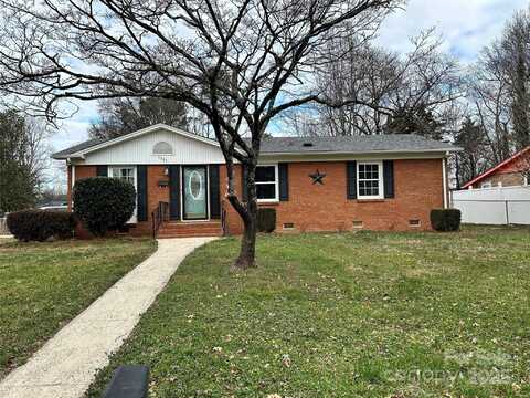 5301 Hughes Drive, Charlotte, NC 28213