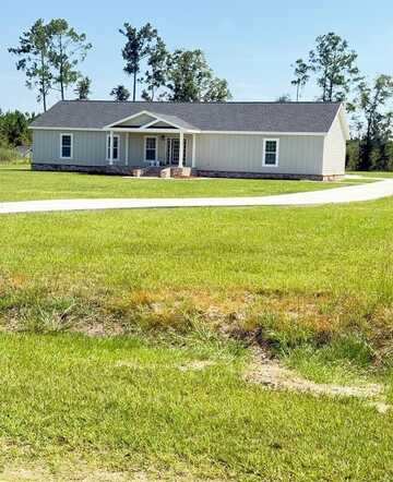 1505 E L Curtis Rd, Douglas, GA 31554