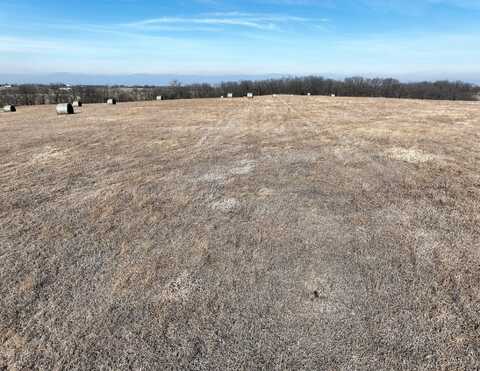 N 18th Street, Chariton, IA 50049