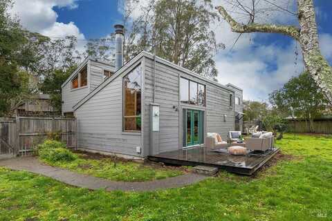 575 Dogwood Road, Bolinas, CA 94924