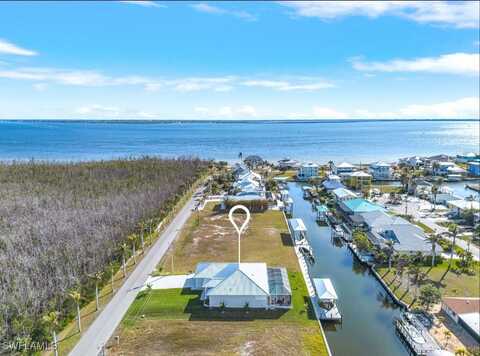 2401 Macadamia Lane, Saint James City, FL 33956