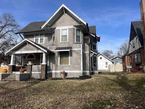 803 6th Street, Fairbury, NE 68352