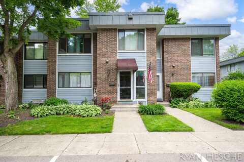 2431 E Collier Avenue SE, Grand Rapids, MI 49546