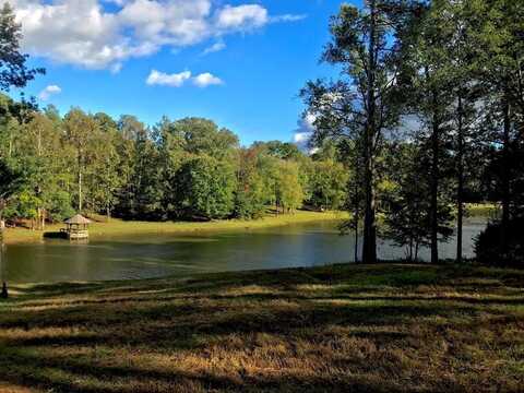 103 WHISPERING PINES LN, Greenwood, SC 29646