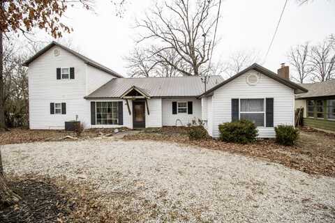 138 S Hickory Street, Forsyth, MO 65653