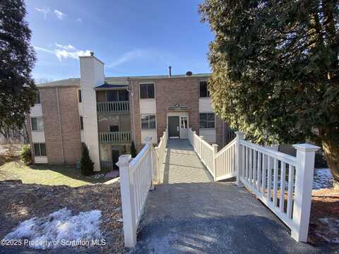 1309 Summit Pointe, Scranton, PA 18508