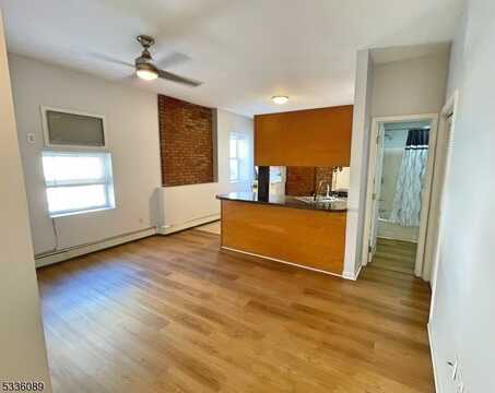 63 New St, Newark, NJ 07102