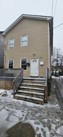 94 Willoughby St, Newark, NJ 07112