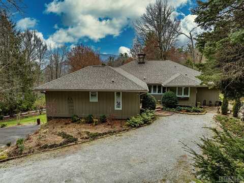 521 Azalea Lane, Cashiers, NC 28717