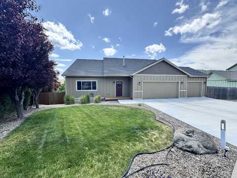 750 Hogue Drive, Klamath Falls, OR 97601