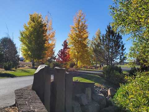 5767 Engleman Spruce Way, Klamath Falls, OR 97601