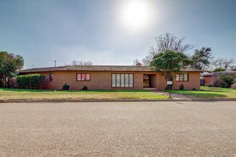 1701 N 7th Street, Tahoka, TX 79373