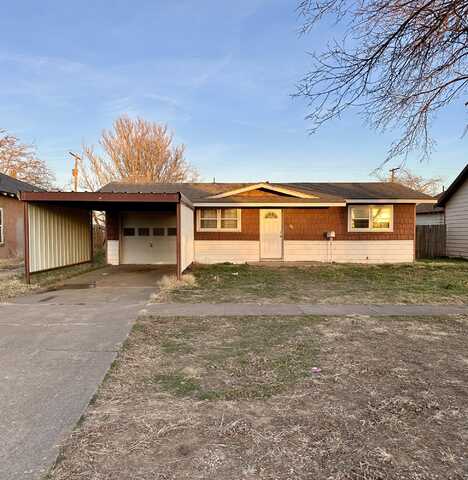 740 S 11th Street, Slaton, TX 79364