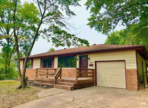 2611 Belle Crest Drive, Lawrence, KS 66046