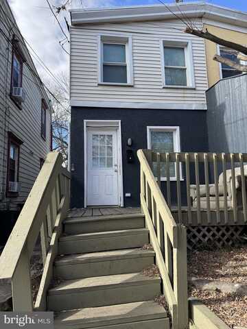 42 S MAPLE AVE, LANSDOWNE, PA 19050