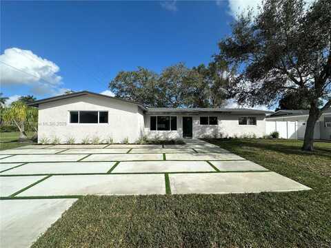 2321 NW 114th Ter, Pembroke Pines, FL 33026