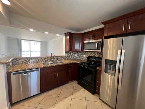 420 NE 12th Ave, Hallandale Beach, FL 33009