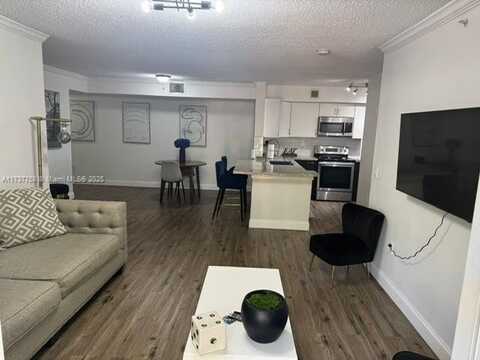 2494 Centergate Dr, Miramar, FL 33025