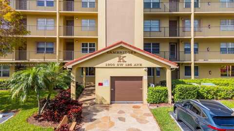 1300 SW 125th Ave, Pembroke Pines, FL 33027