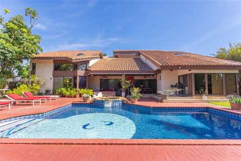 913 Diplomat Pkwy, Hallandale Beach, FL 33009