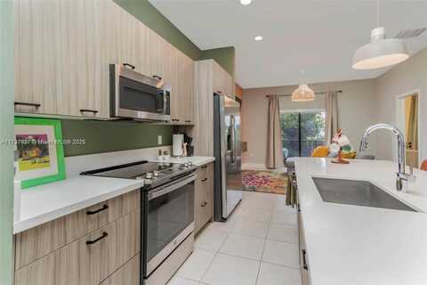 8005 NW 104th Ave, Doral, FL 33178