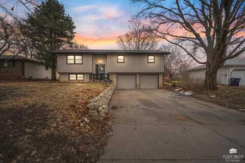 1412 Wreath Avenue, Manhattan, KS 66503