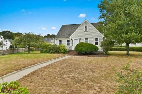 143 River St, Dedham, MA 02026