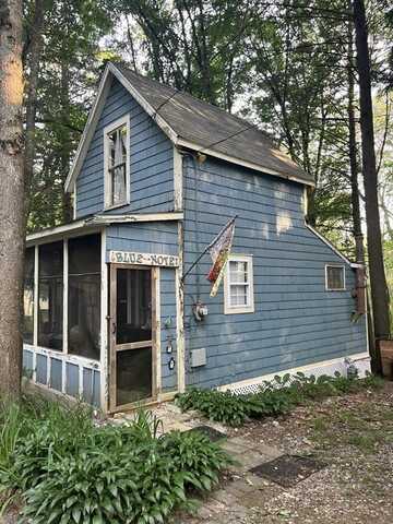 2 Merrill Ave, Hamilton, MA 01982