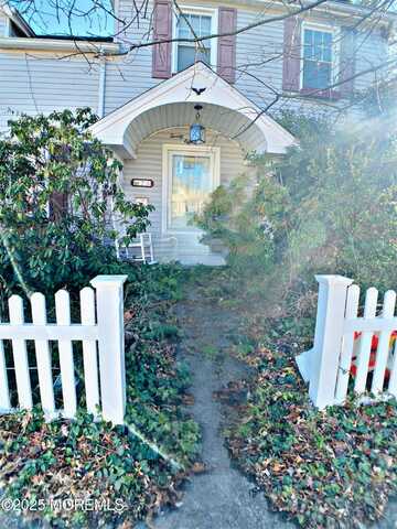 28 Messenger Street, Toms River, NJ 08753